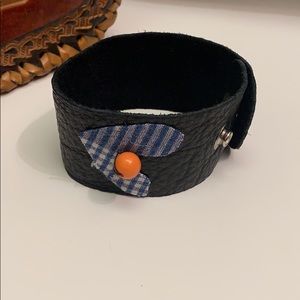 🎁 NWOT LEATHER BLACK CUFF Double Silver Closures